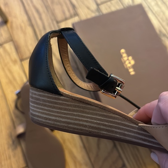 Coach Ines Sandal - Picture 4 of 5